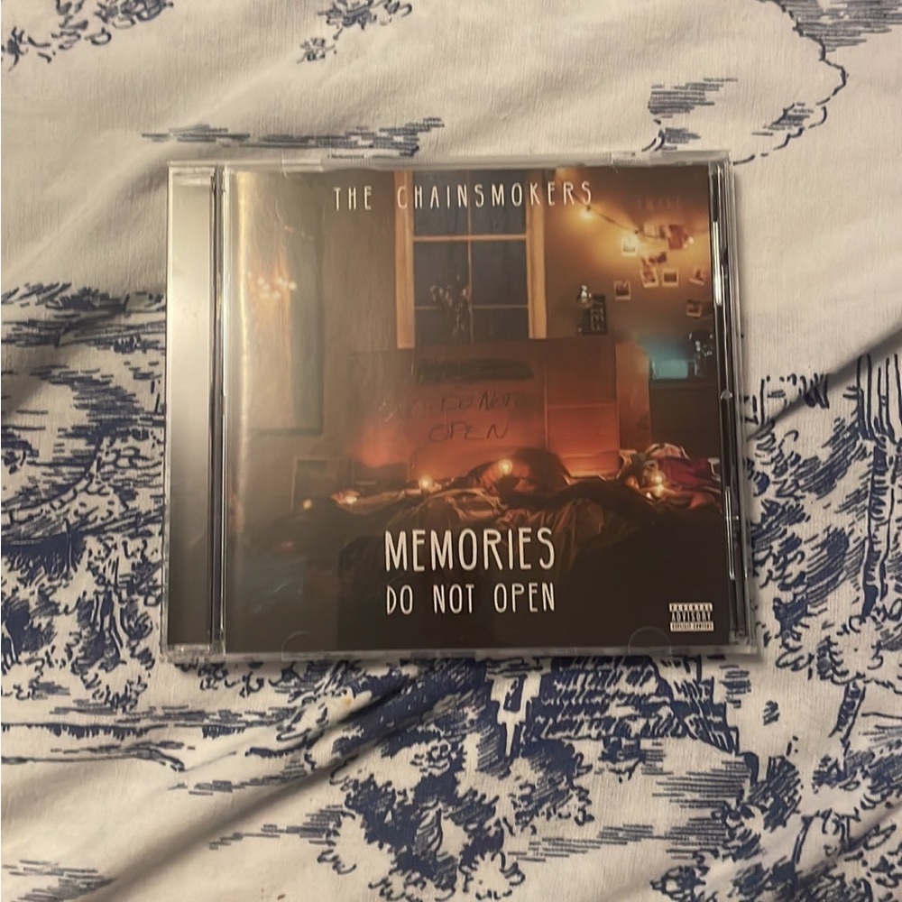 The Chainsmokers Memories Do Not Open CD